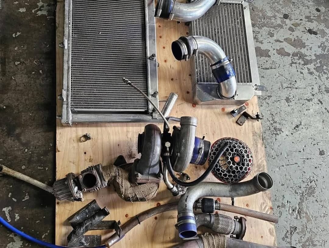 Knightsport V-Mount Intercooler Kit + GCG T04S Turbo Kit + Greddy BOV – RX-7 FD3S Performance Upgrade - Image 3